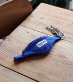 Porte-clés bleu électrique