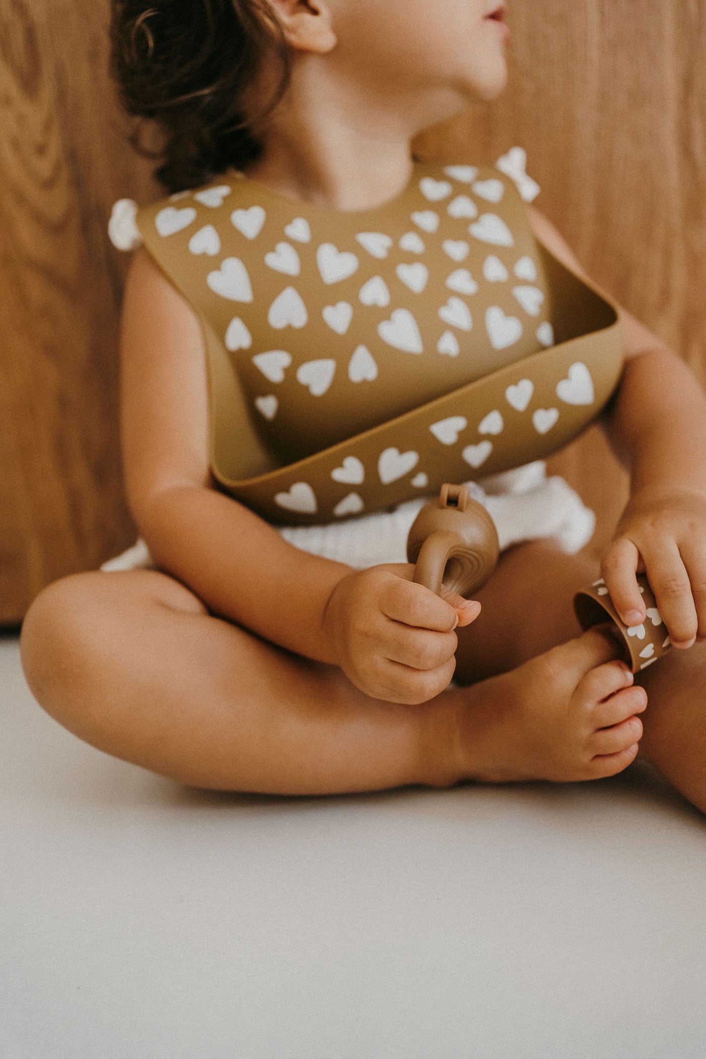 Bavoir en Silicone Coeur Camel