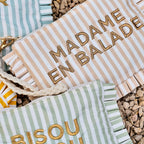 Pochette froufrou brodée Mme en Balade